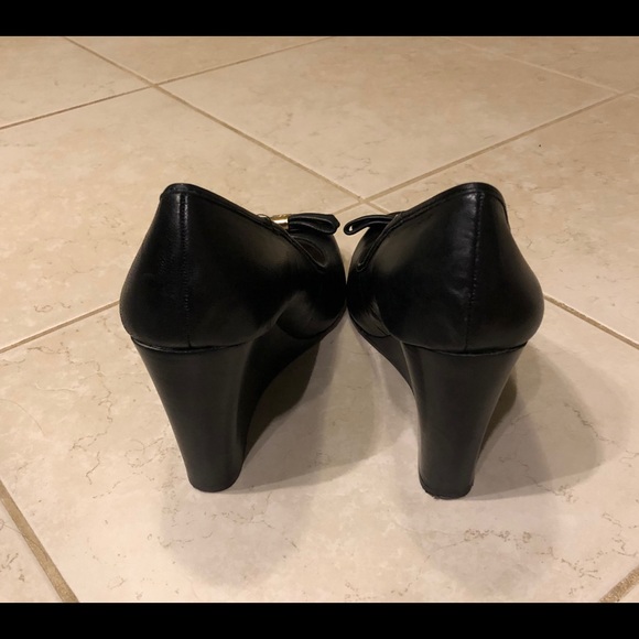 Vince Camuto Wedges - Picture 2 of 4